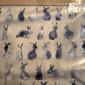 Ellen Degeneres table runner